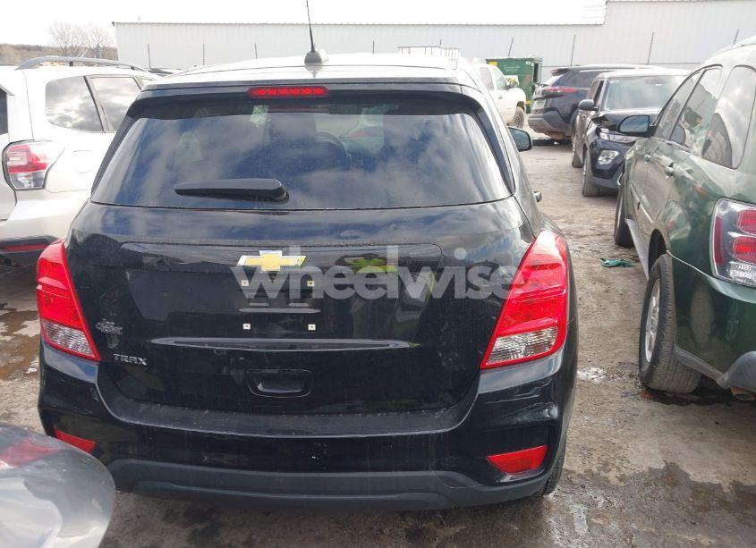 Photo 16 of 2019 Chevrolet Trax LS (VIN 3GNCJKSBXKL182680)