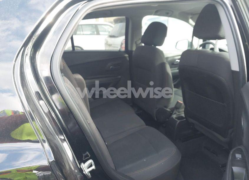 Photo 8 of 2019 Chevrolet Trax LS (VIN 3GNCJKSBXKL182680)