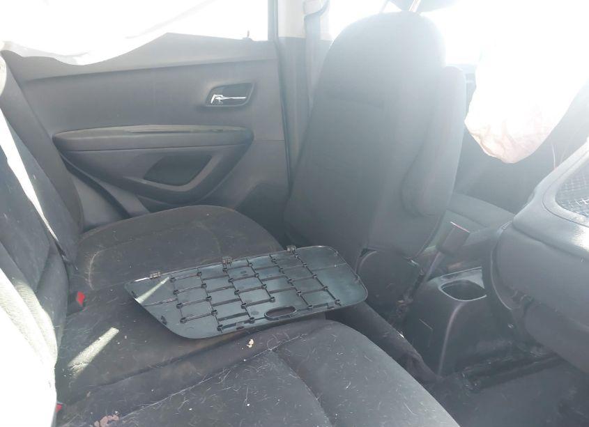 Photo 8 of 2019 Chevrolet Trax LS (VIN 3GNCJKSBXKL236317)