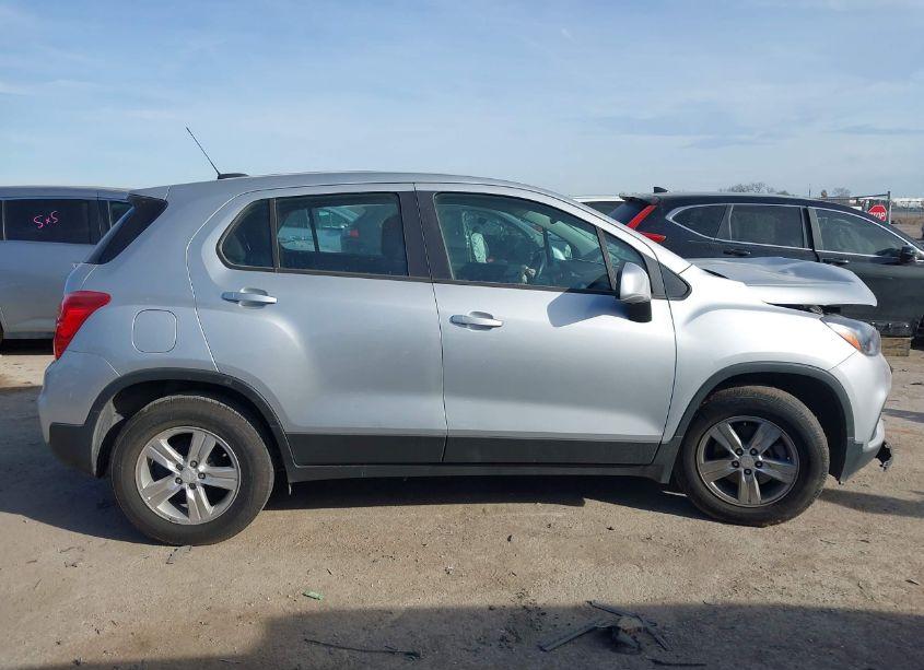 Photo 12 of 2019 Chevrolet Trax LS (VIN 3GNCJKSBXKL355923)