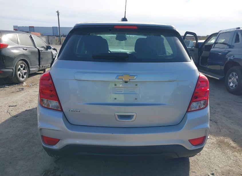 Photo 15 of 2019 Chevrolet Trax LS (VIN 3GNCJKSBXKL355923)