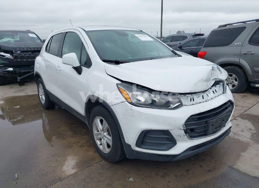 2019 Chevrolet Trax LS (VIN 3GNCJKSBXKL380580) main photo