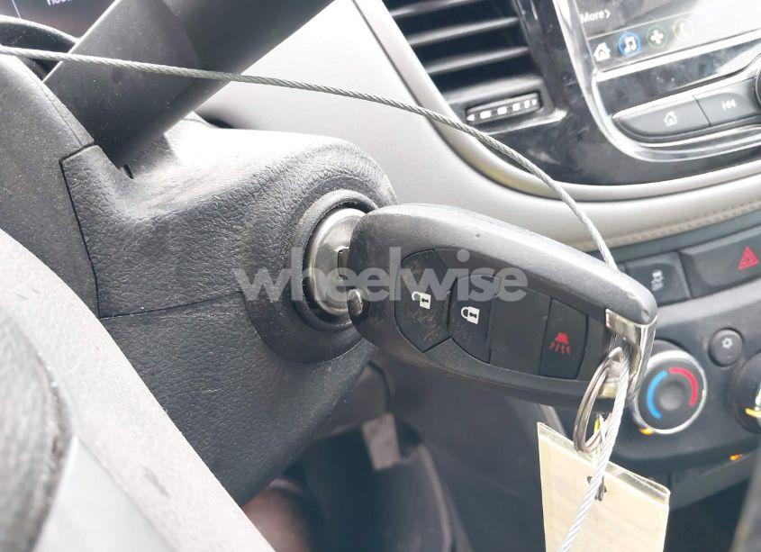 Photo 11 of 2019 Chevrolet Trax LS (VIN 3GNCJKSBXKL380580)