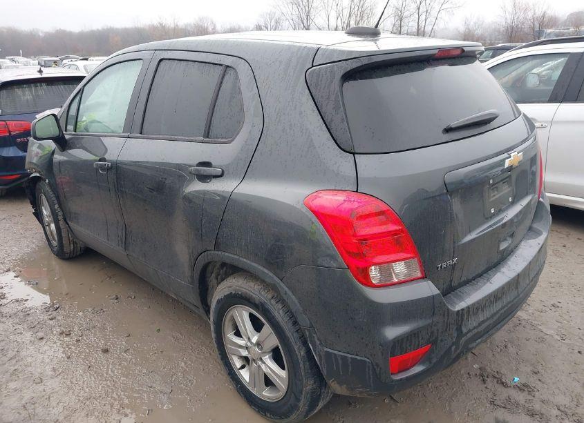 Photo 3 of 2020 Chevrolet Trax FWD LS (VIN 3GNCJKSBXLL123162)