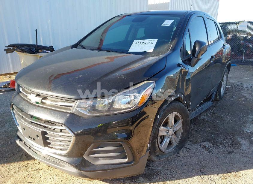 Photo 2 of 2020 Chevrolet Trax FWD LS (VIN 3GNCJKSBXLL180736)