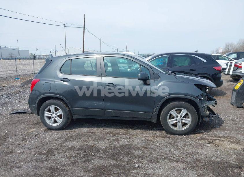 Photo 11 of 2020 Chevrolet Trax FWD LS (VIN 3GNCJKSBXLL185161)