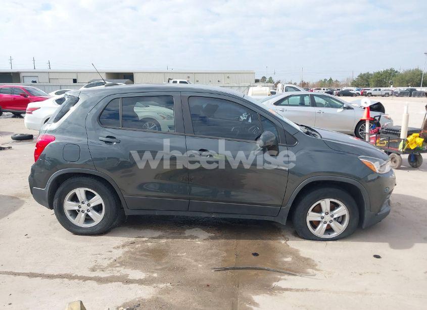 Photo 14 of 2020 Chevrolet Trax FWD LS (VIN 3GNCJKSBXLL198895)