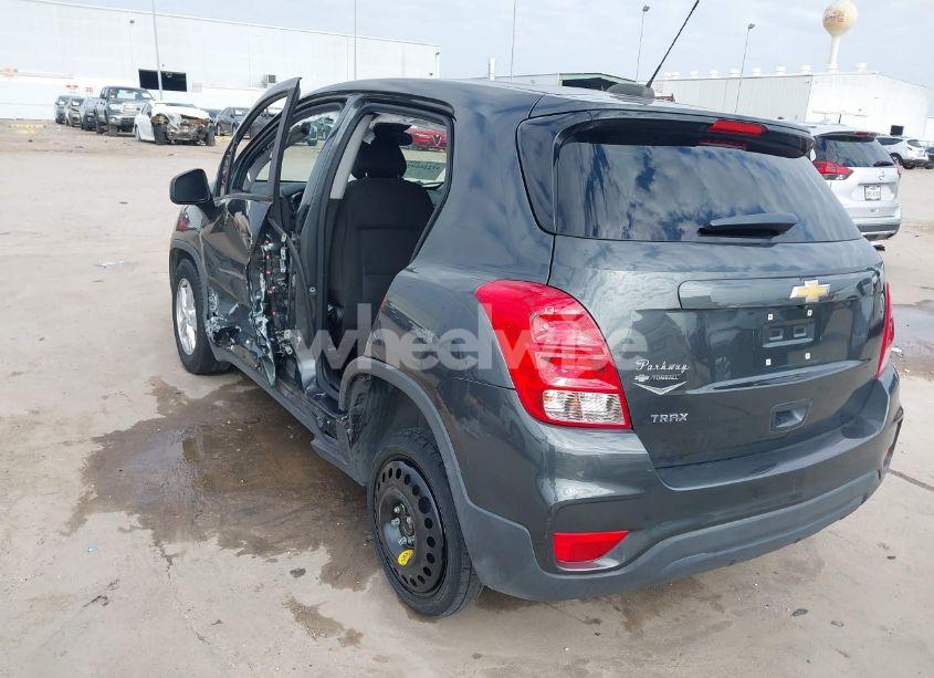 Photo 3 of 2020 Chevrolet Trax FWD LS (VIN 3GNCJKSBXLL198895)