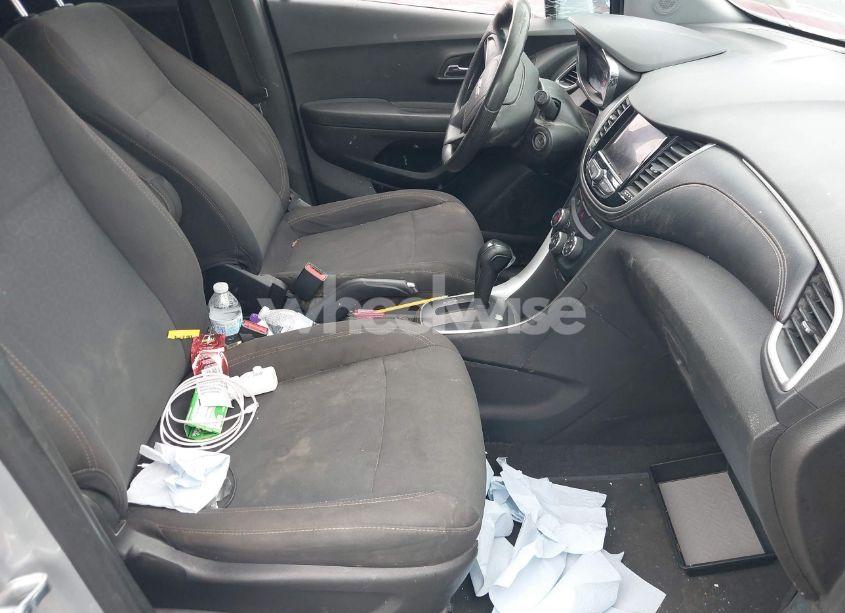 Photo 5 of 2020 Chevrolet Trax FWD LS (VIN 3GNCJKSBXLL202265)