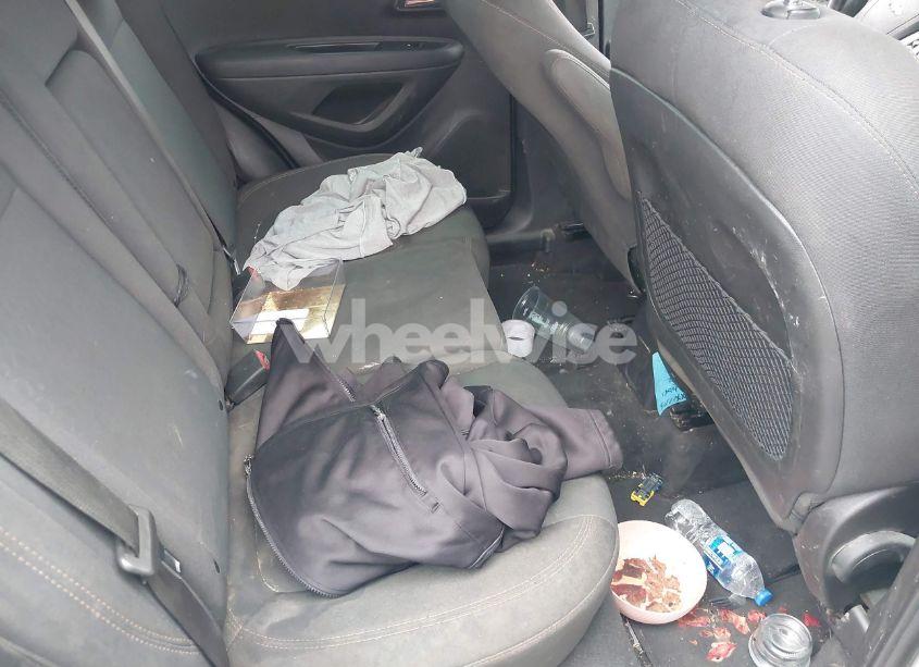 Photo 8 of 2020 Chevrolet Trax FWD LS (VIN 3GNCJKSBXLL202265)