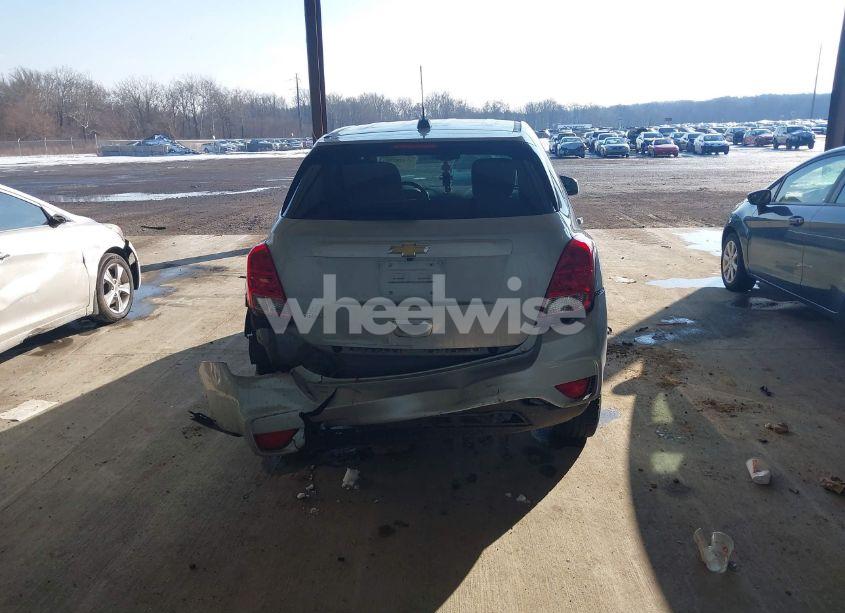 Photo 17 of 2020 Chevrolet Trax FWD LS (VIN 3GNCJKSBXLL206798)