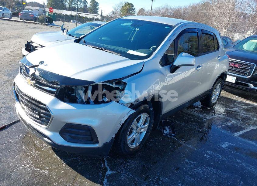 Photo 2 of 2020 Chevrolet Trax FWD LS (VIN 3GNCJKSBXLL209698)
