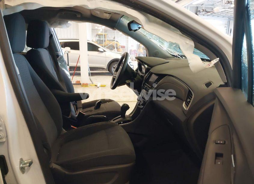 Photo 5 of 2020 Chevrolet Trax FWD LS (VIN 3GNCJKSBXLL284451)