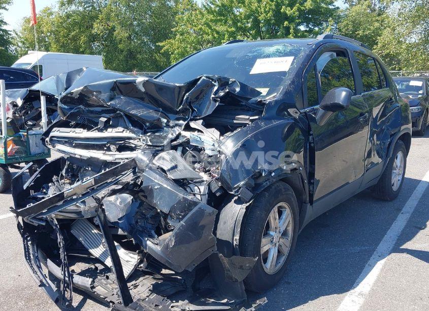 Photo 2 of 2015 Chevrolet Trax LT (VIN 3GNCJLSB0FL243756)