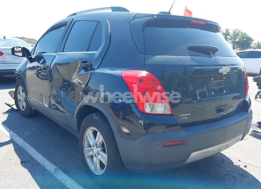 Photo 3 of 2015 Chevrolet Trax LT (VIN 3GNCJLSB0FL243756)
