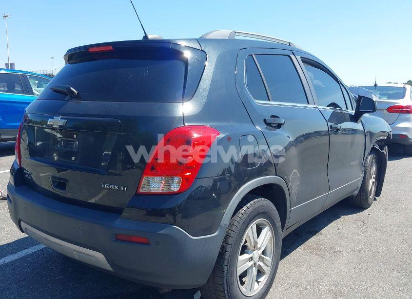 Photo 4 of 2015 Chevrolet Trax LT (VIN 3GNCJLSB0FL243756)