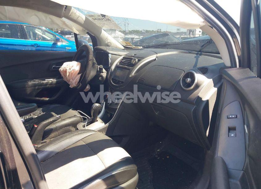 Photo 5 of 2015 Chevrolet Trax LT (VIN 3GNCJLSB0FL243756)
