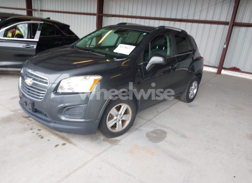 Photo 2 of 2016 Chevrolet Trax LT (VIN 3GNCJLSB0GL249753)