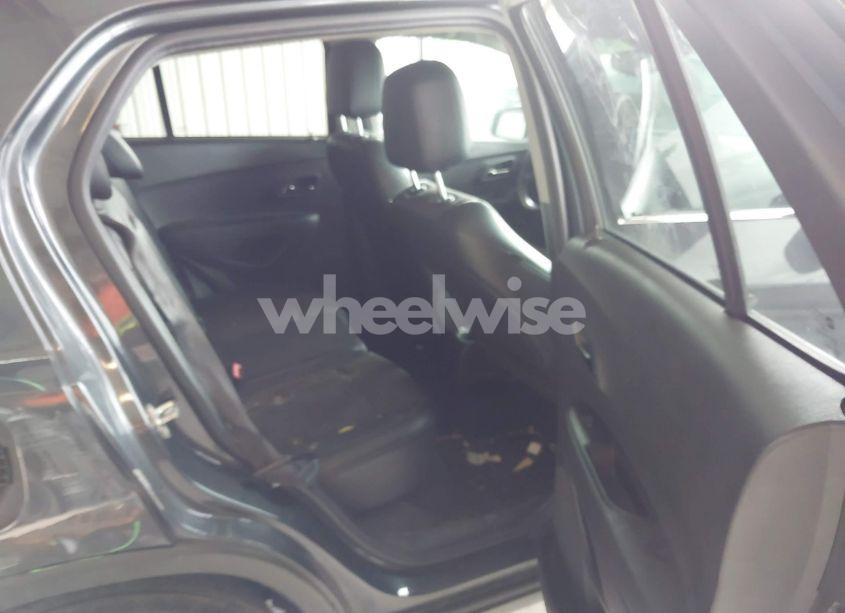 Photo 8 of 2016 Chevrolet Trax LT (VIN 3GNCJLSB0GL249753)