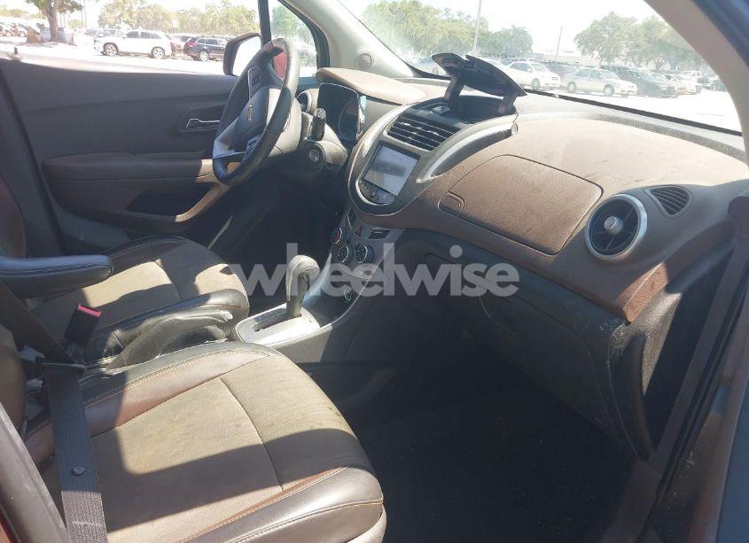 Photo 5 of 2016 Chevrolet Trax LT (VIN 3GNCJLSB0GL255844)