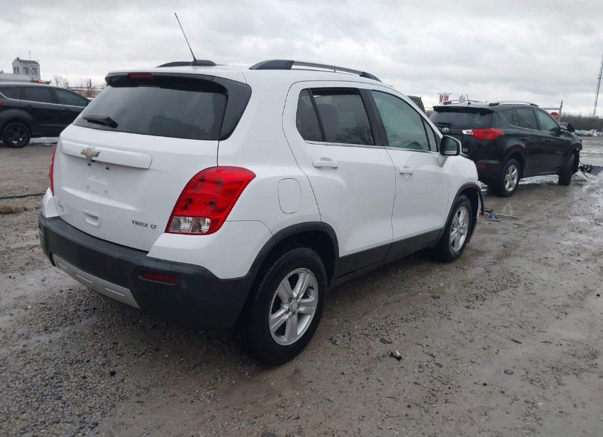 Photo 4 of 2016 Chevrolet Trax LT (VIN 3GNCJLSB0GL275432)