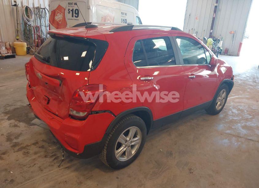 Photo 4 of 2017 Chevrolet Trax LT (VIN 3GNCJLSB0HL184131)