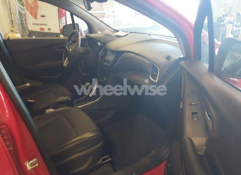 Photo 5 of 2017 Chevrolet Trax LT (VIN 3GNCJLSB0HL184131)