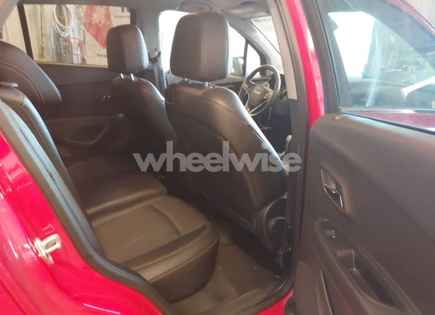 Photo 8 of 2017 Chevrolet Trax LT (VIN 3GNCJLSB0HL184131)