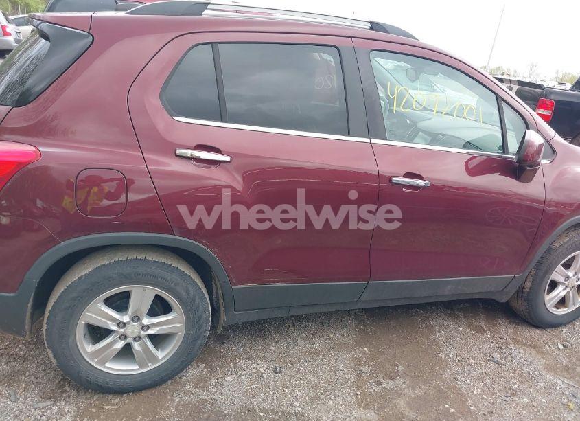 Photo 13 of 2017 Chevrolet Trax LT (VIN 3GNCJLSB0HL250919)