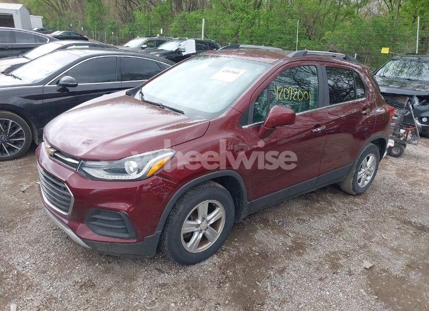 Photo 2 of 2017 Chevrolet Trax LT (VIN 3GNCJLSB0HL250919)