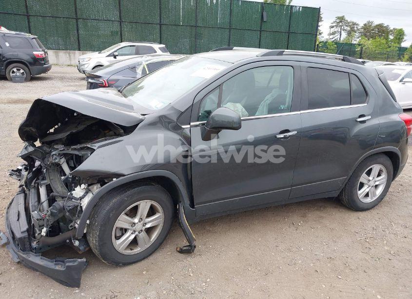 Photo 14 of 2018 Chevrolet Trax LT (VIN 3GNCJLSB0JL201824)