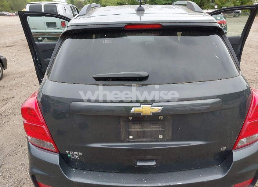 Photo 16 of 2018 Chevrolet Trax LT (VIN 3GNCJLSB0JL201824)