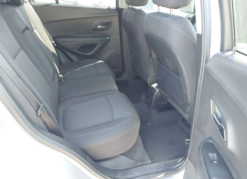 Photo 8 of 2018 Chevrolet Trax LT (VIN 3GNCJLSB0JL320148)