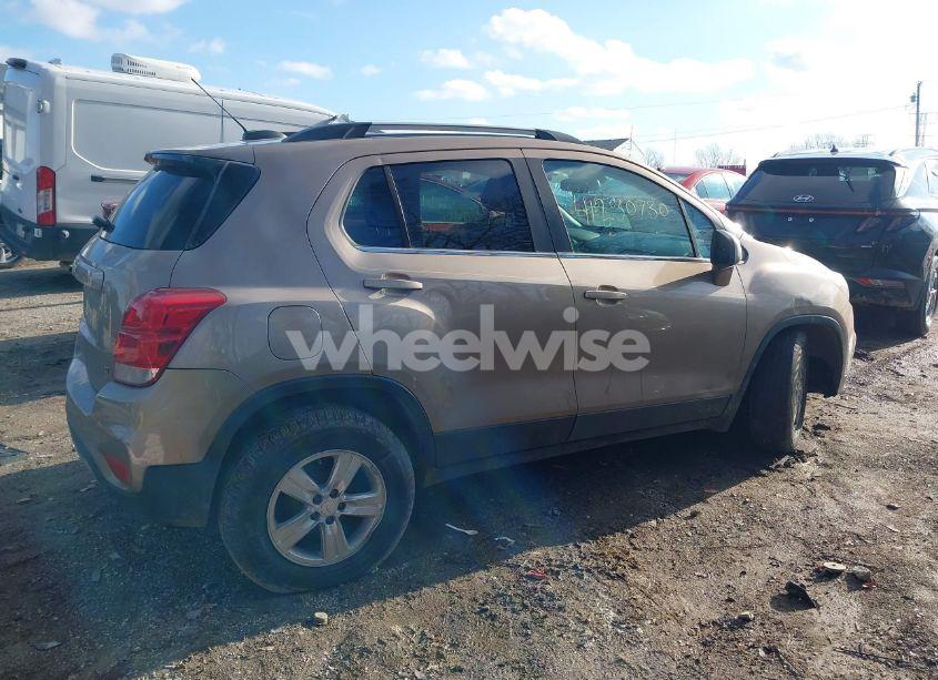 Photo 13 of 2018 Chevrolet Trax LT (VIN 3GNCJLSB0JL365087)