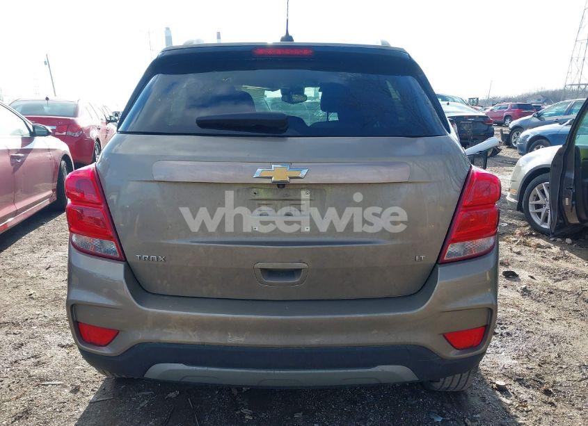 Photo 16 of 2018 Chevrolet Trax LT (VIN 3GNCJLSB0JL365087)