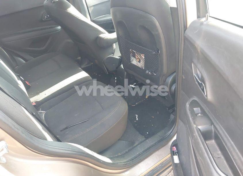 Photo 8 of 2018 Chevrolet Trax LT (VIN 3GNCJLSB0JL365087)