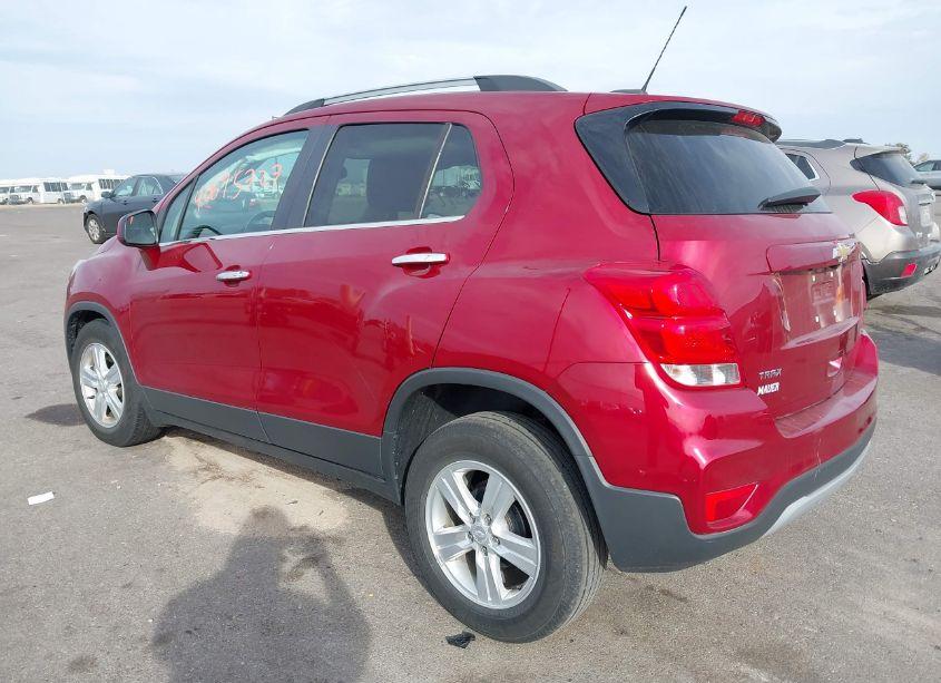 Photo 3 of 2019 Chevrolet Trax LT (VIN 3GNCJLSB0KL329255)