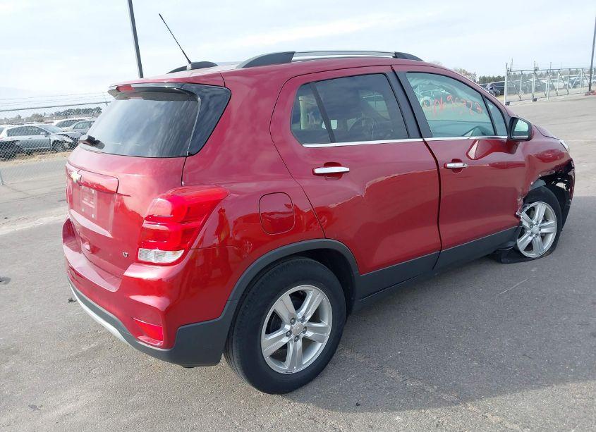 Photo 4 of 2019 Chevrolet Trax LT (VIN 3GNCJLSB0KL329255)