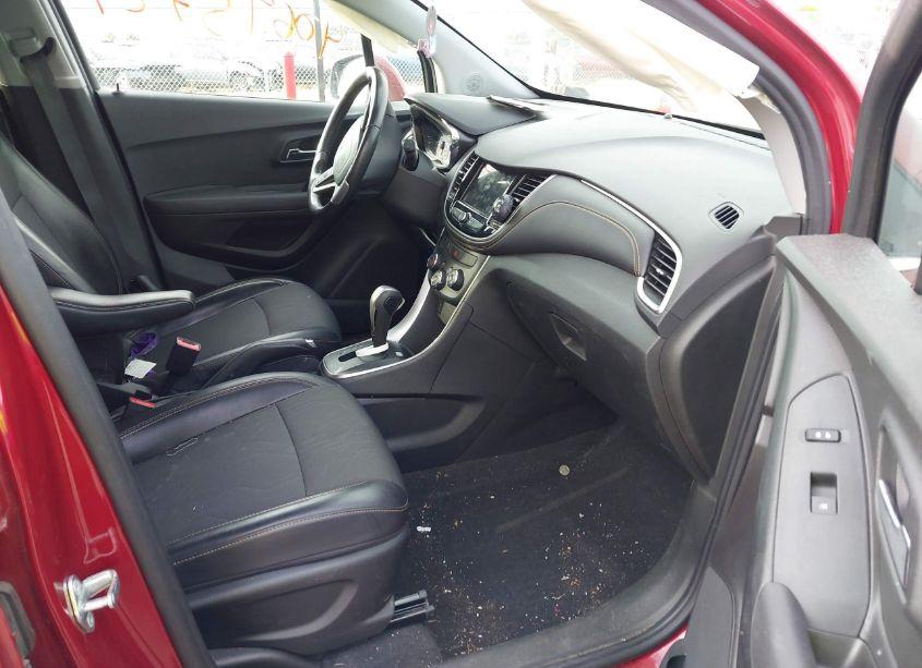 Photo 5 of 2019 Chevrolet Trax LT (VIN 3GNCJLSB0KL329255)