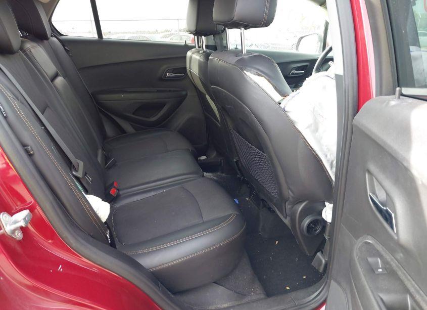 Photo 8 of 2019 Chevrolet Trax LT (VIN 3GNCJLSB0KL329255)