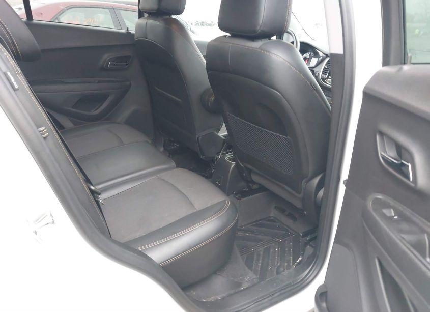 Photo 8 of 2019 Chevrolet Trax LT (VIN 3GNCJLSB0KL339851)