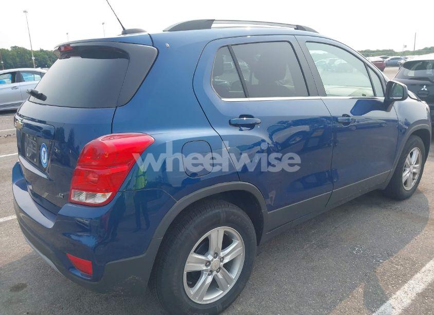 Photo 4 of 2020 Chevrolet Trax FWD LT (VIN 3GNCJLSB0LL132779)