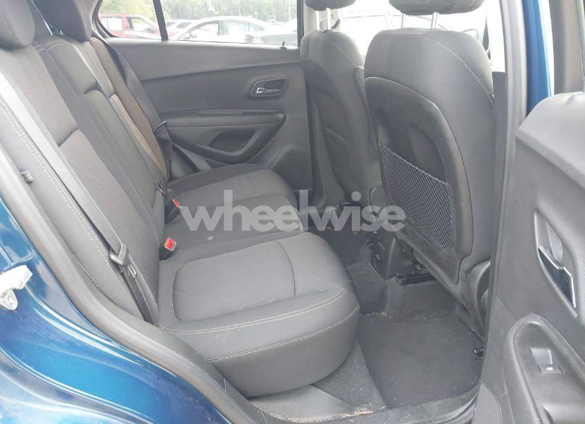 Photo 8 of 2020 Chevrolet Trax FWD LT (VIN 3GNCJLSB0LL132779)