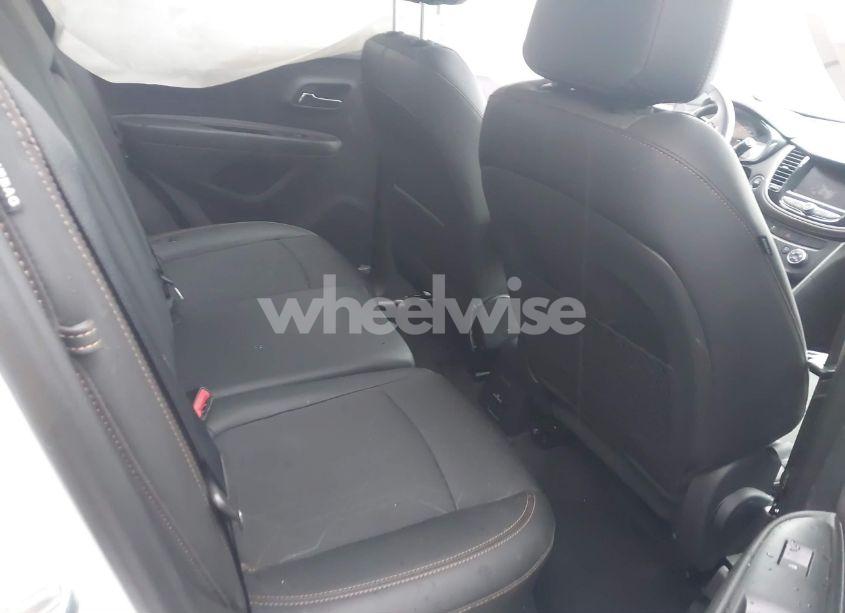 Photo 8 of 2020 Chevrolet Trax FWD LT (VIN 3GNCJLSB0LL228492)