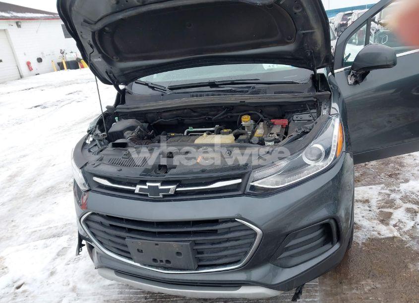 Photo 10 of 2020 Chevrolet Trax FWD LT (VIN 3GNCJLSB0LL271021)