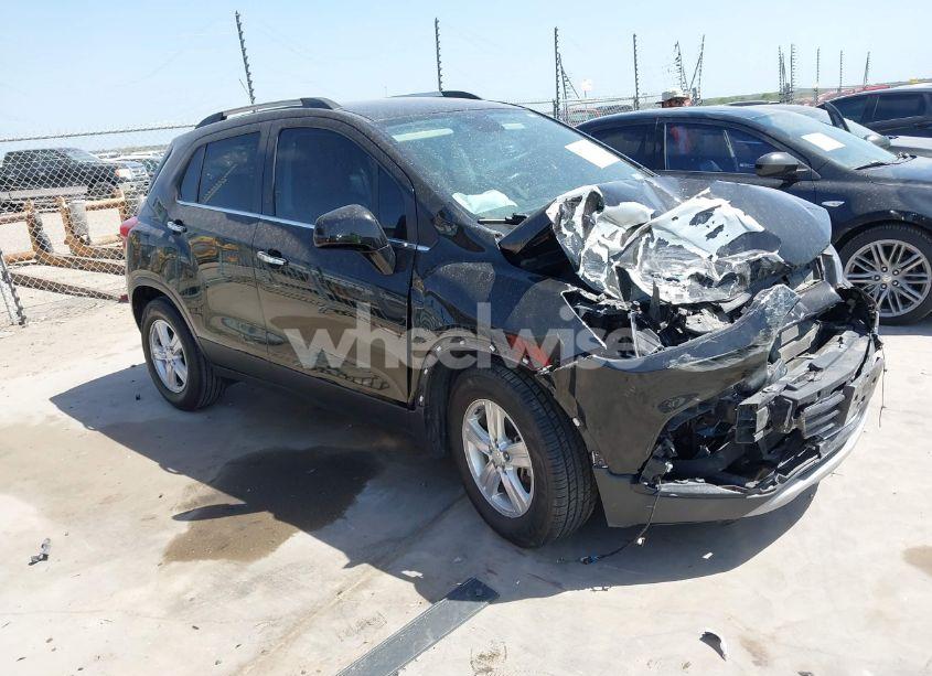 2020 Chevrolet Trax FWD LT (VIN 3GNCJLSB0LL316958) main photo