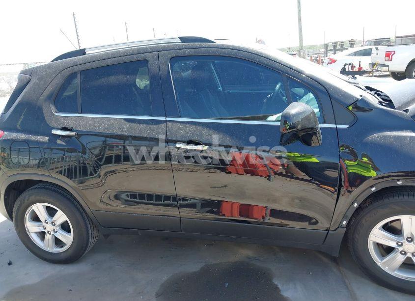 Photo 13 of 2020 Chevrolet Trax FWD LT (VIN 3GNCJLSB0LL316958)