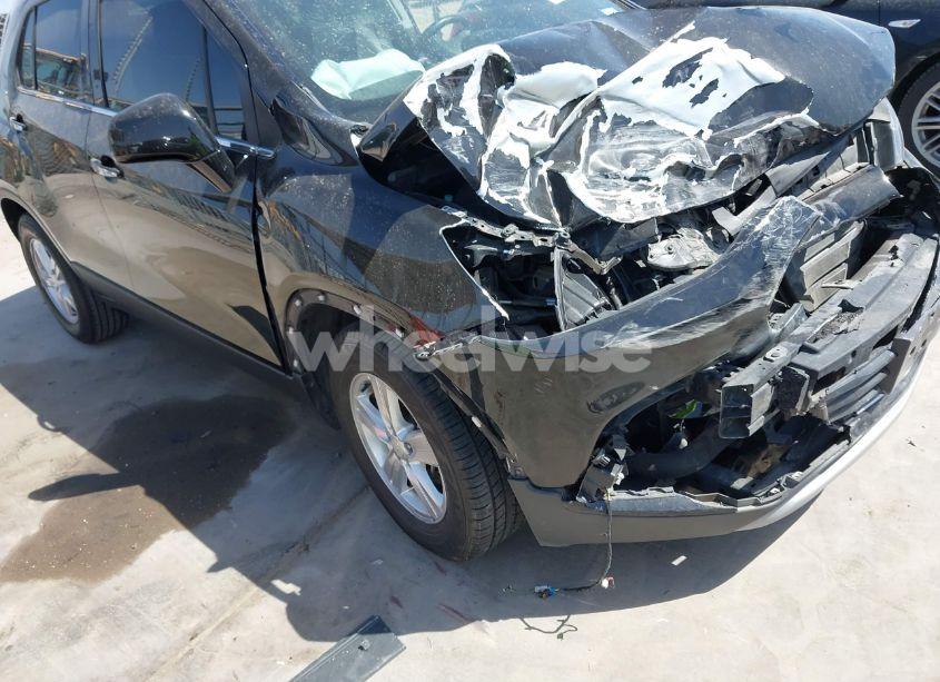 Photo 6 of 2020 Chevrolet Trax FWD LT (VIN 3GNCJLSB0LL316958)