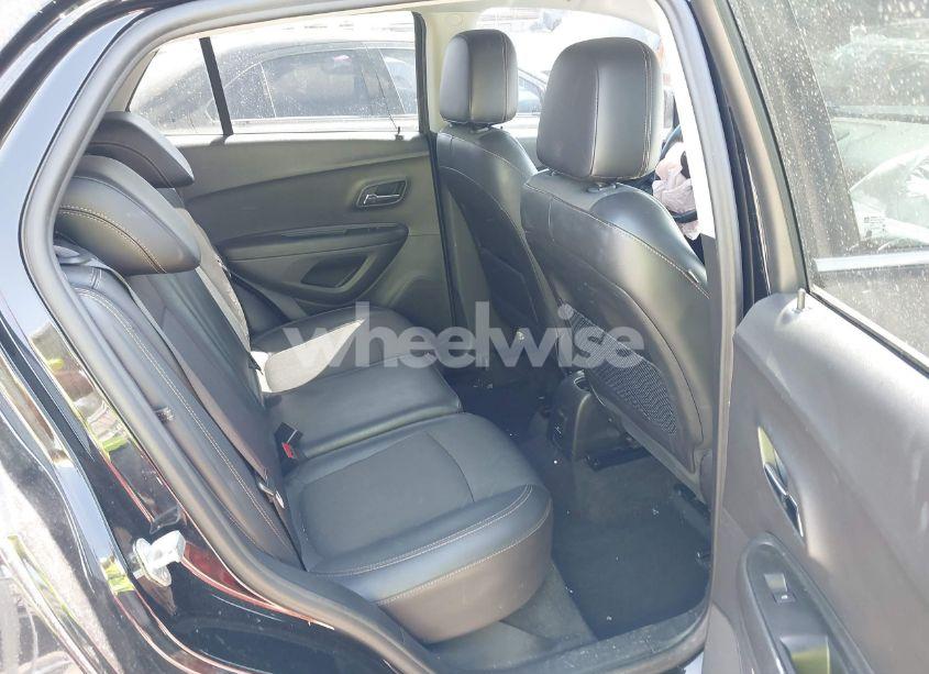 Photo 8 of 2020 Chevrolet Trax FWD LT (VIN 3GNCJLSB0LL316958)