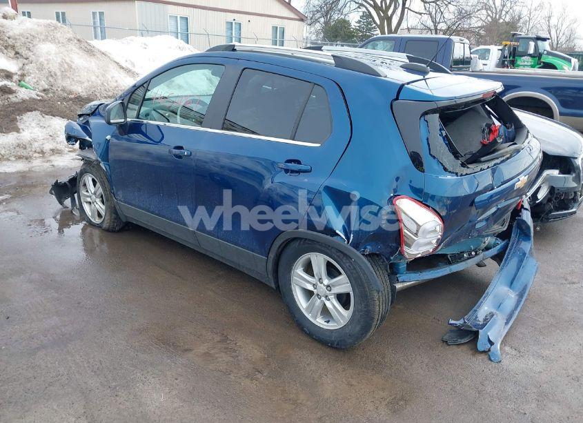 Photo 3 of 2020 Chevrolet Trax FWD LT (VIN 3GNCJLSB0LL326115)